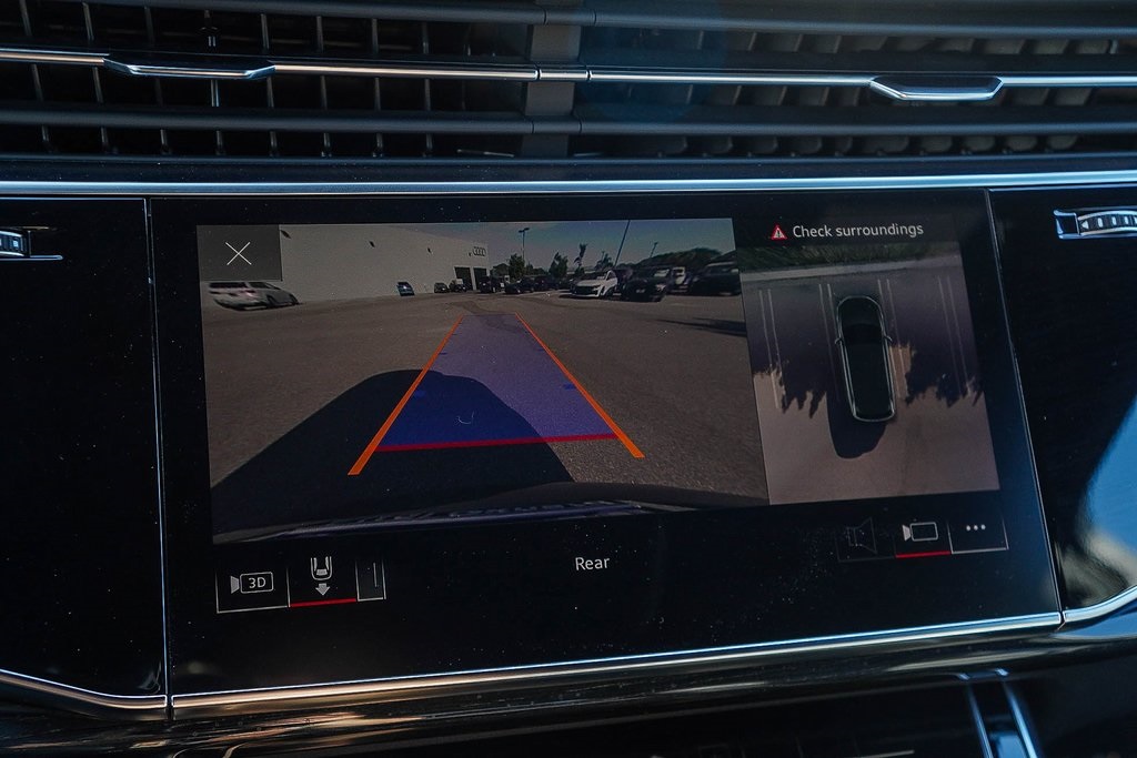 Thumbnail: 2021 Audi Q7 - 30