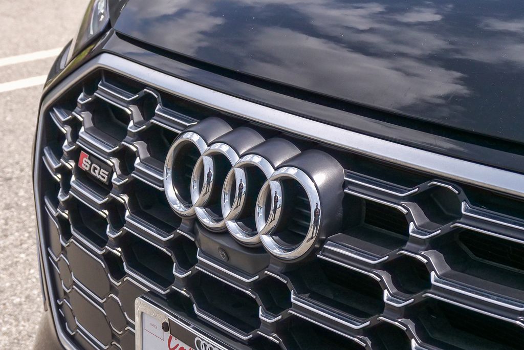 Thumbnail: 2023 Audi SQ5 - 6