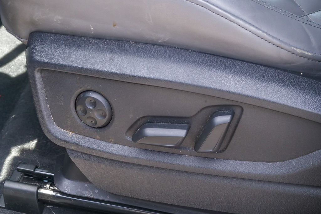 Thumbnail: 2023 Audi SQ5 - 18