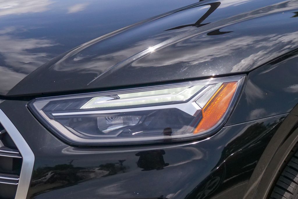 Thumbnail: 2023 Audi SQ5 - 12