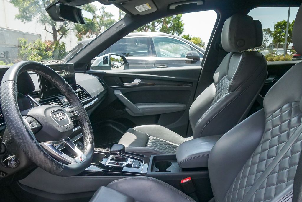 Thumbnail: 2023 Audi SQ5 - 8