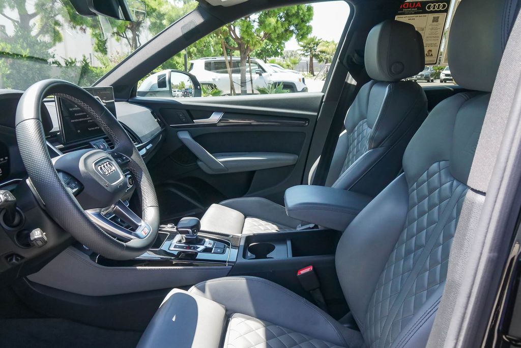 Thumbnail: 2023 Audi SQ5 - 11