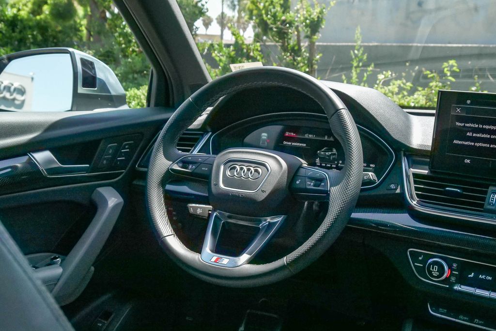 Thumbnail: 2023 Audi SQ5 - 13