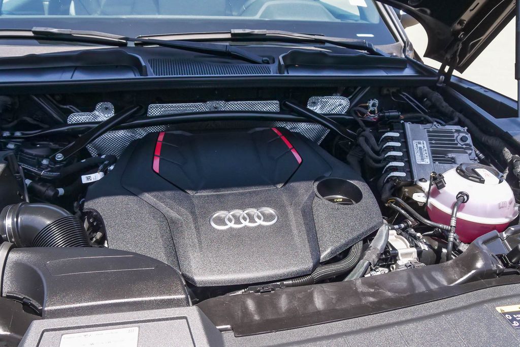 Thumbnail: 2023 Audi SQ5 - 8