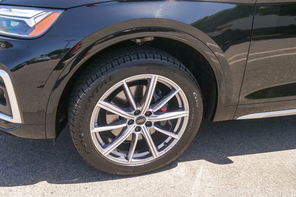 Thumbnail: 2023 Audi SQ5 - 7