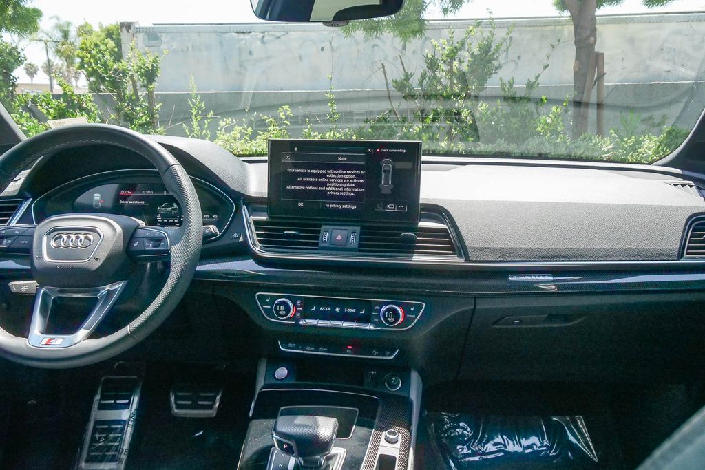 Thumbnail: 2023 Audi SQ5 - 9