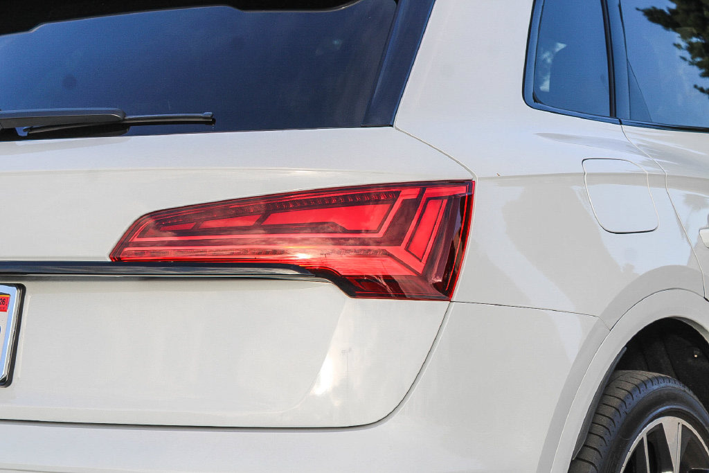 Thumbnail: 2023 Audi SQ5 - 17