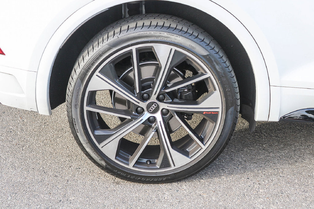 Thumbnail: 2023 Audi SQ5 - 6