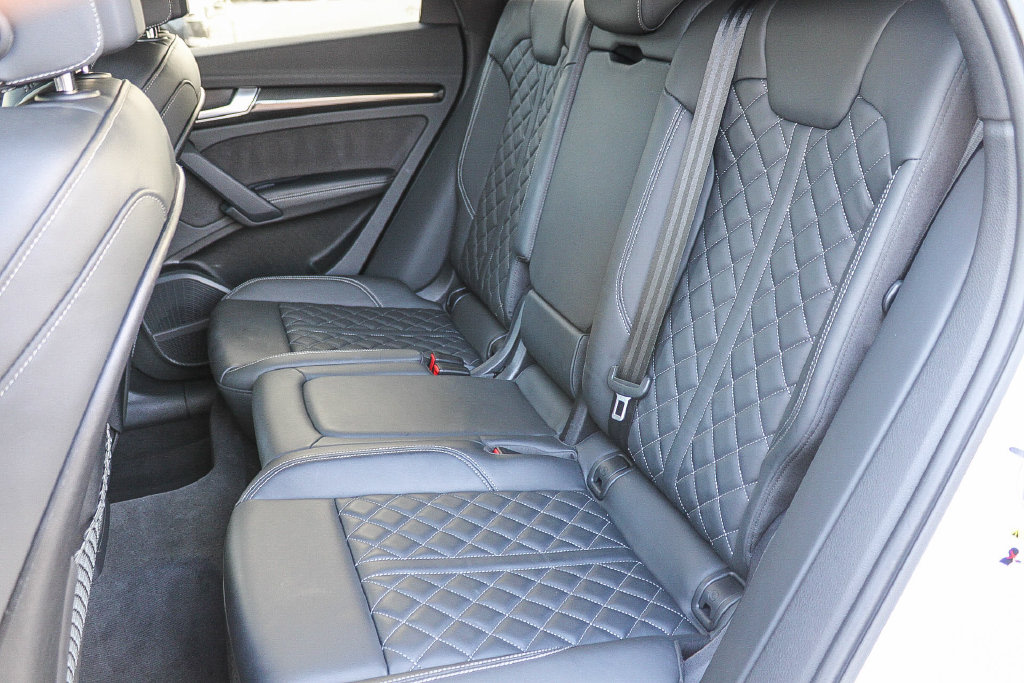 Thumbnail: 2023 Audi SQ5 - 10