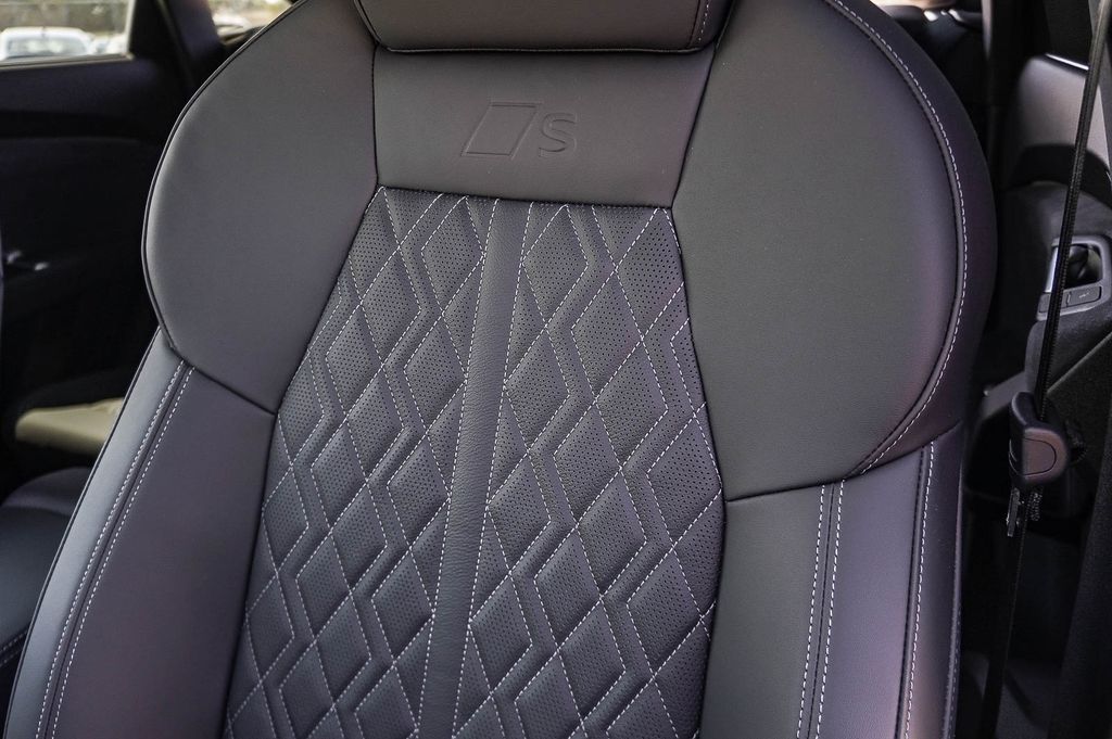 Thumbnail: 2026 Audi SQ5 - 30