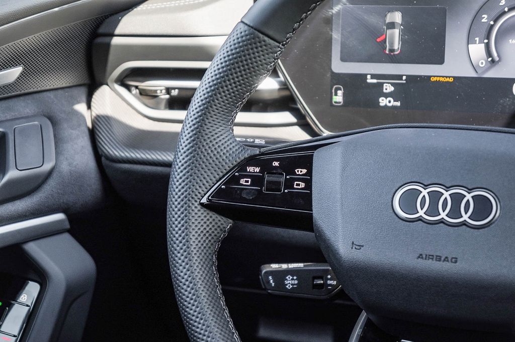 Thumbnail: 2026 Audi SQ5 - 23