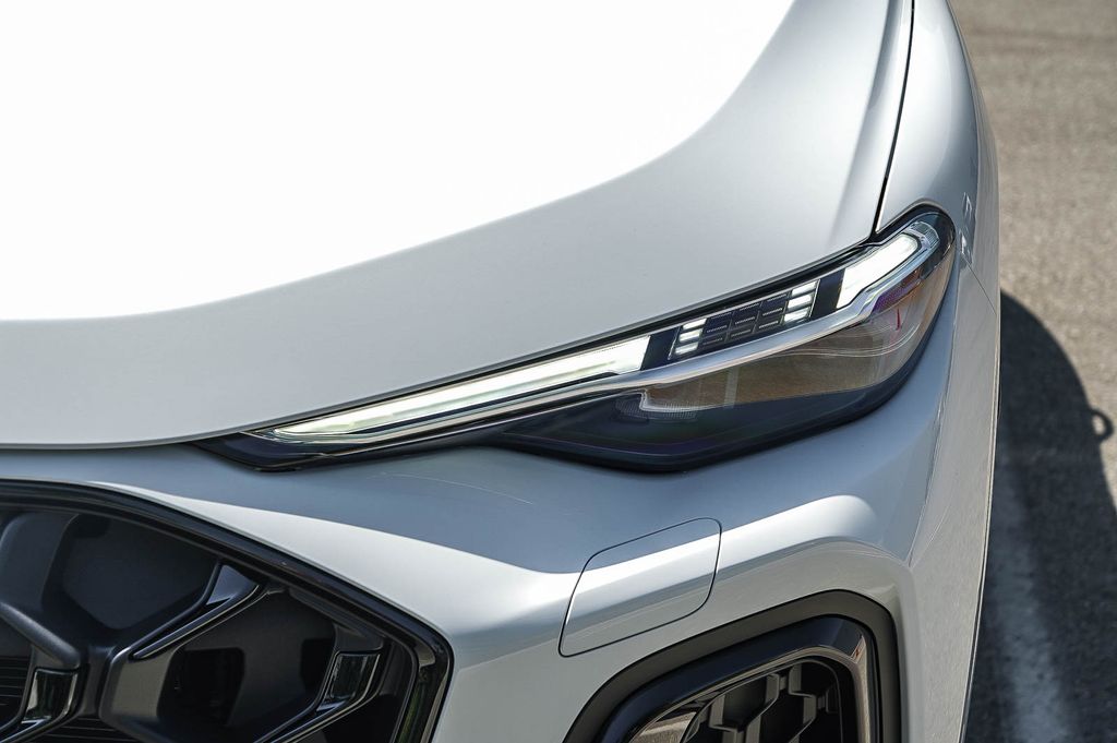Thumbnail: 2026 Audi SQ5 - 19