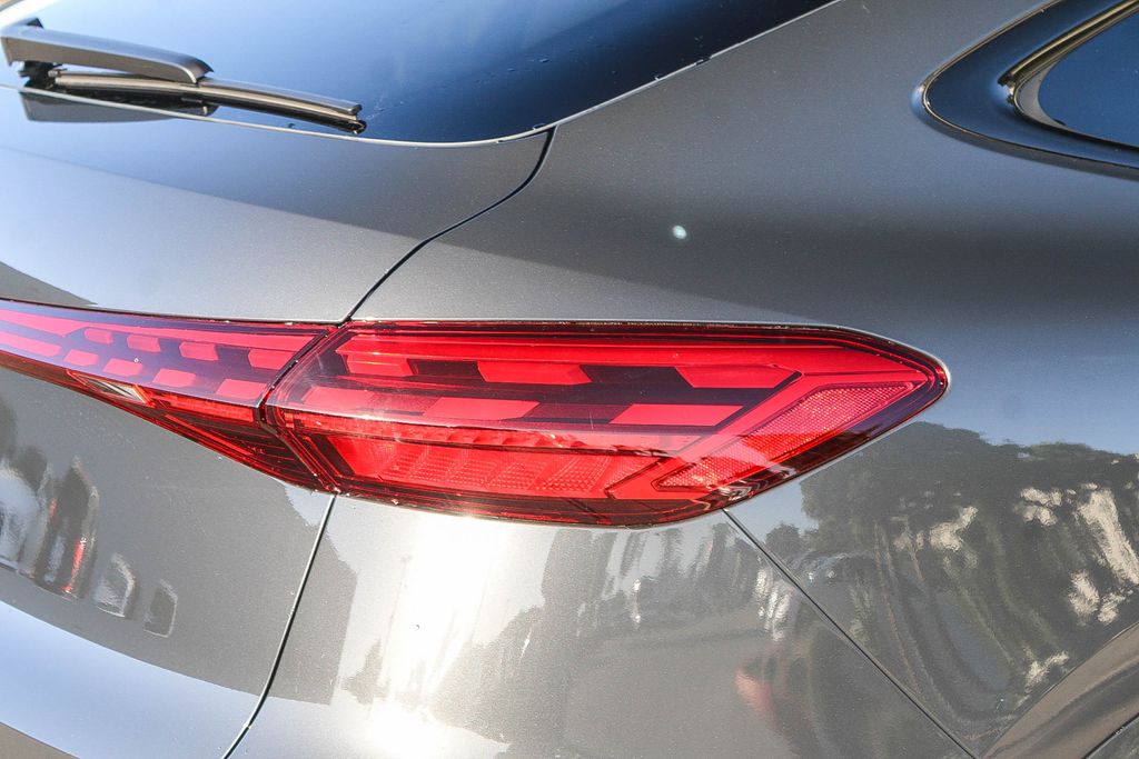 Thumbnail: 2026 Audi SQ5 - 19