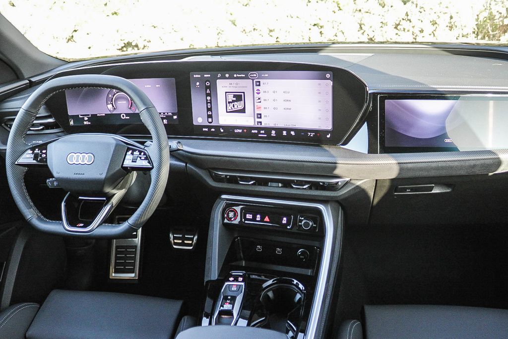Thumbnail: 2026 Audi SQ5 - 2