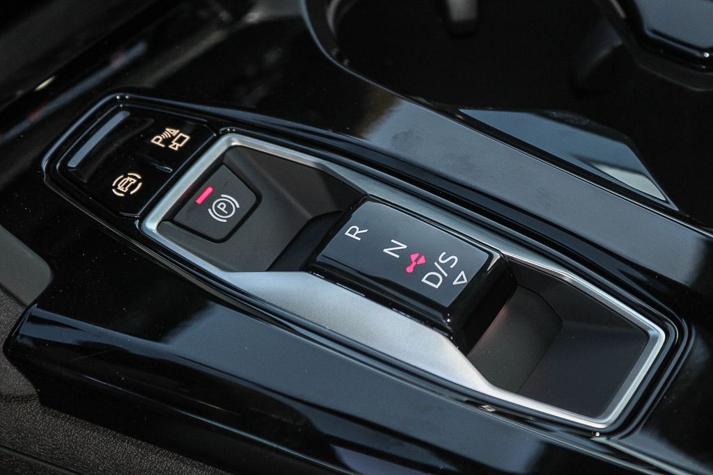 Thumbnail: 2026 Audi SQ5 - 27
