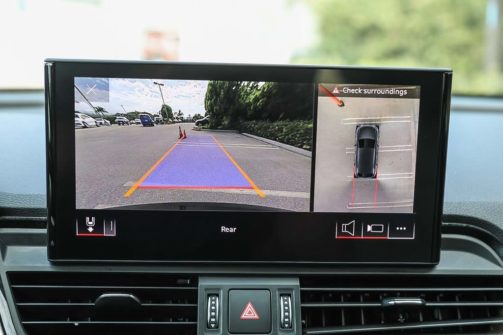 Thumbnail: 2021 Audi Q5 - 22