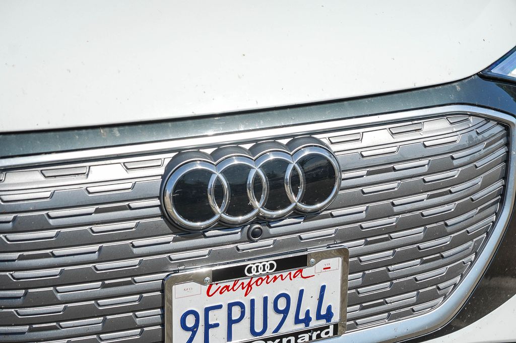 Thumbnail: 2023 Audi Q4 e-tron - 15