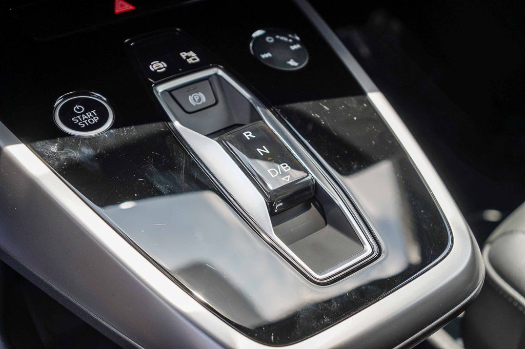 Thumbnail: 2023 Audi Q4 e-tron - 13