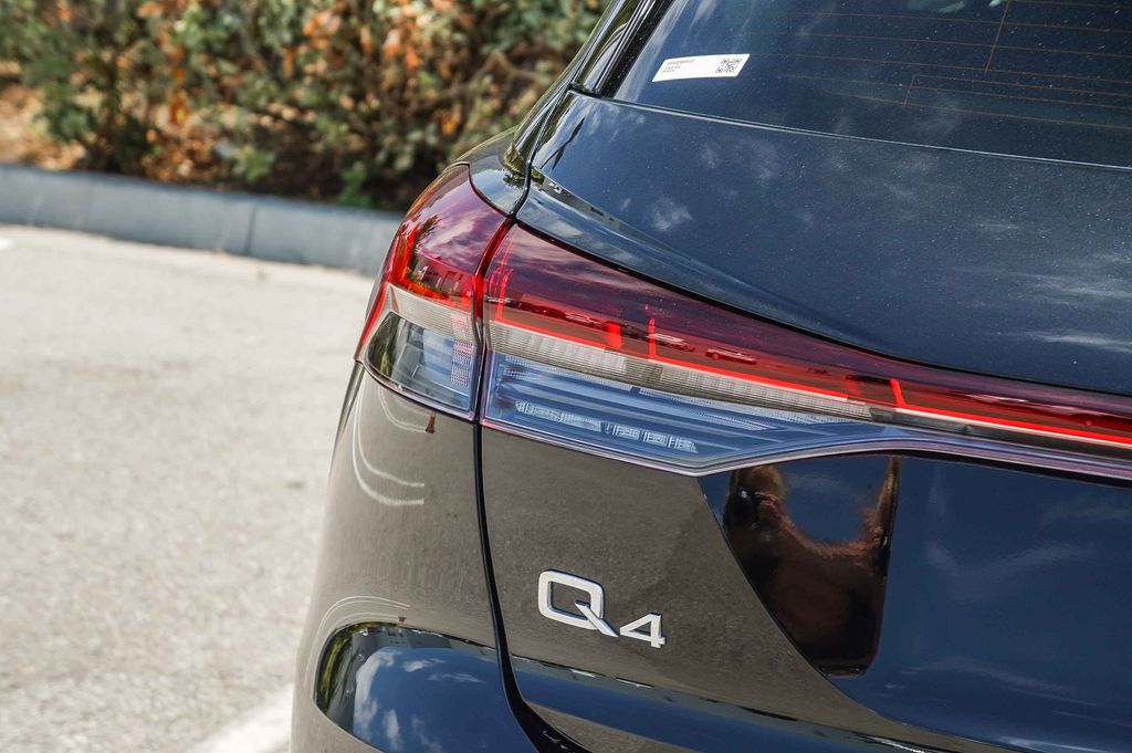 Thumbnail: 2023 Audi Q4 e-tron - 6