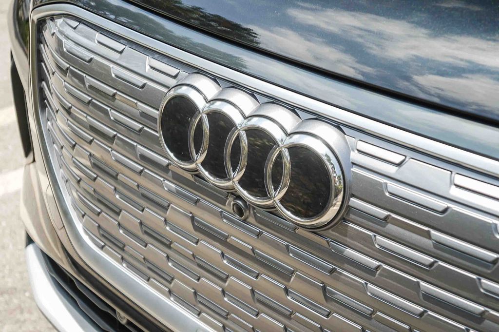 Thumbnail: 2023 Audi Q4 e-tron - 19