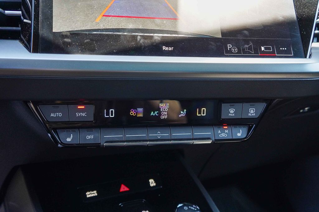 Thumbnail: 2024 Audi Q4 e-tron - 21