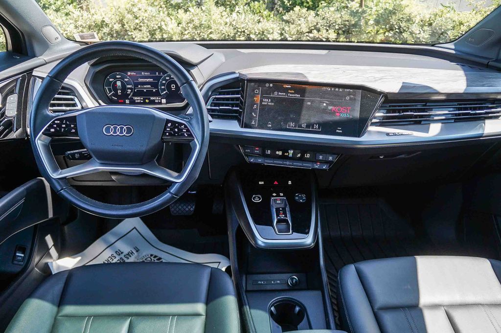 Thumbnail: 2024 Audi Q4 e-tron - 2