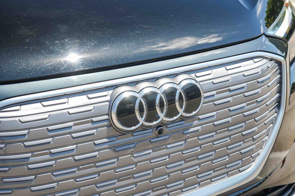 Thumbnail: 2024 Audi Q4 e-tron - 6
