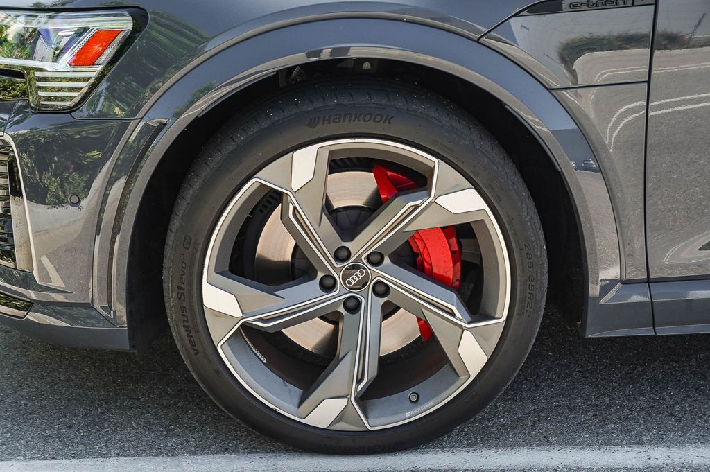 Thumbnail: 2024 Audi SQ8 e-tron - 19