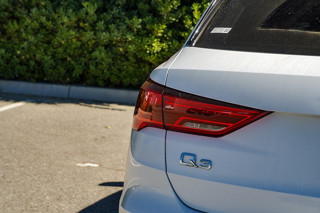 Thumbnail: 2022 Audi Q3 - 20