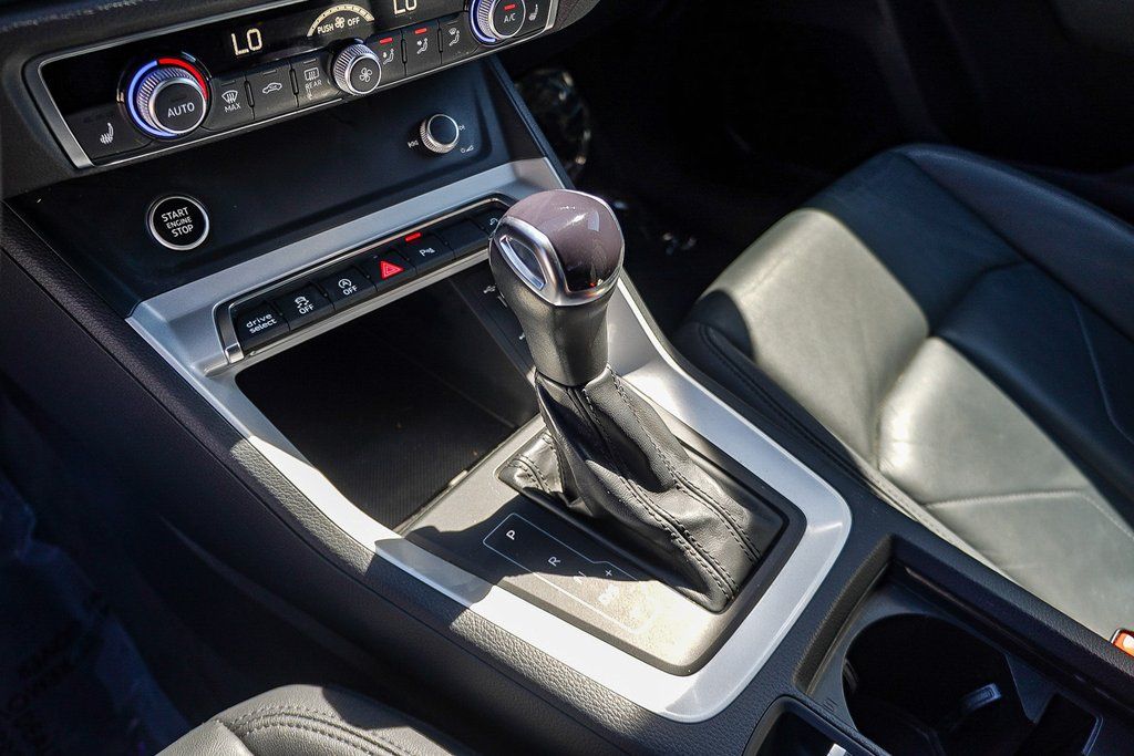 Thumbnail: 2022 Audi Q3 - 14