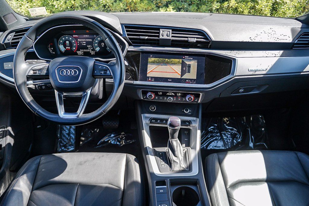 Thumbnail: 2022 Audi Q3 - 2