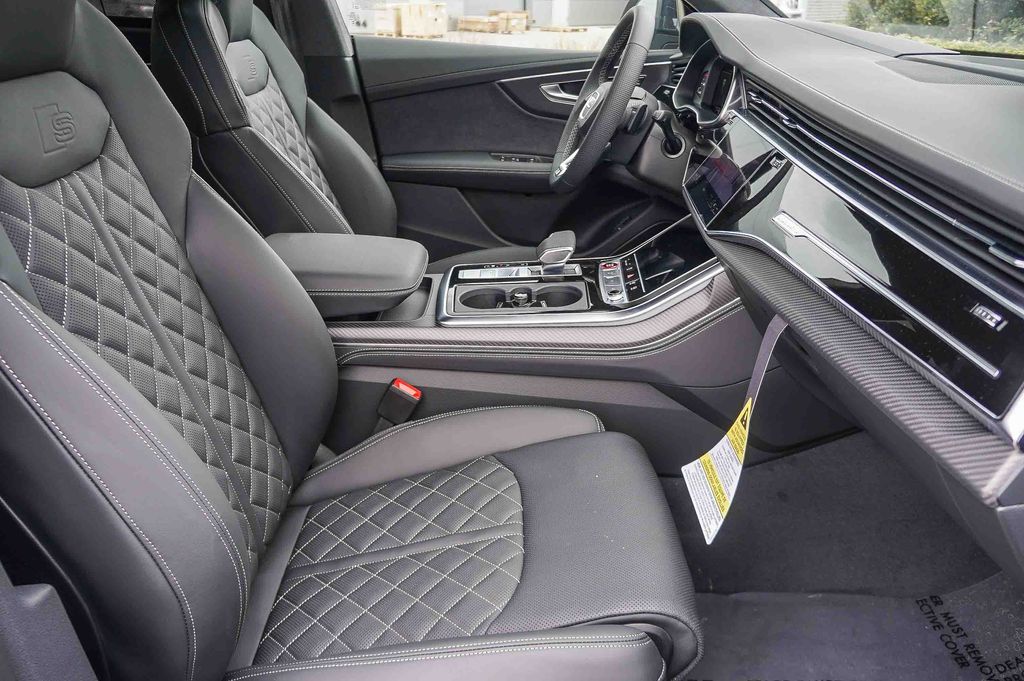 Thumbnail: 2026 Audi SQ8 - 10