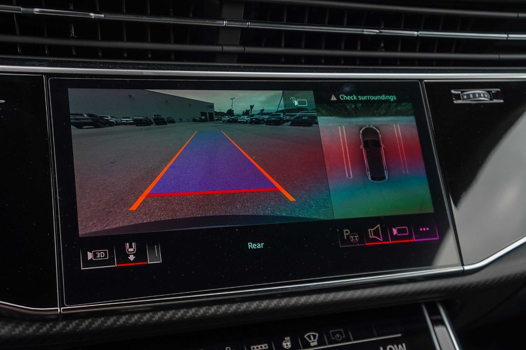 Thumbnail: 2026 Audi SQ8 - 30