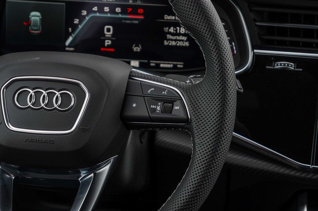 Thumbnail: 2026 Audi SQ8 - 25