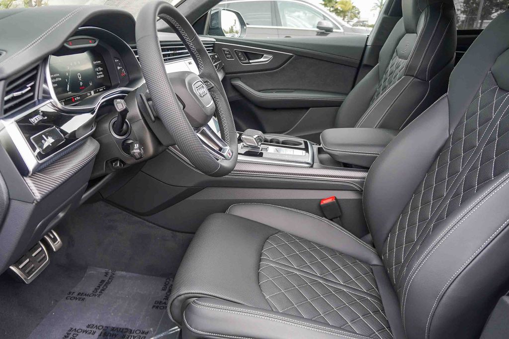 Thumbnail: 2026 Audi SQ8 - 11