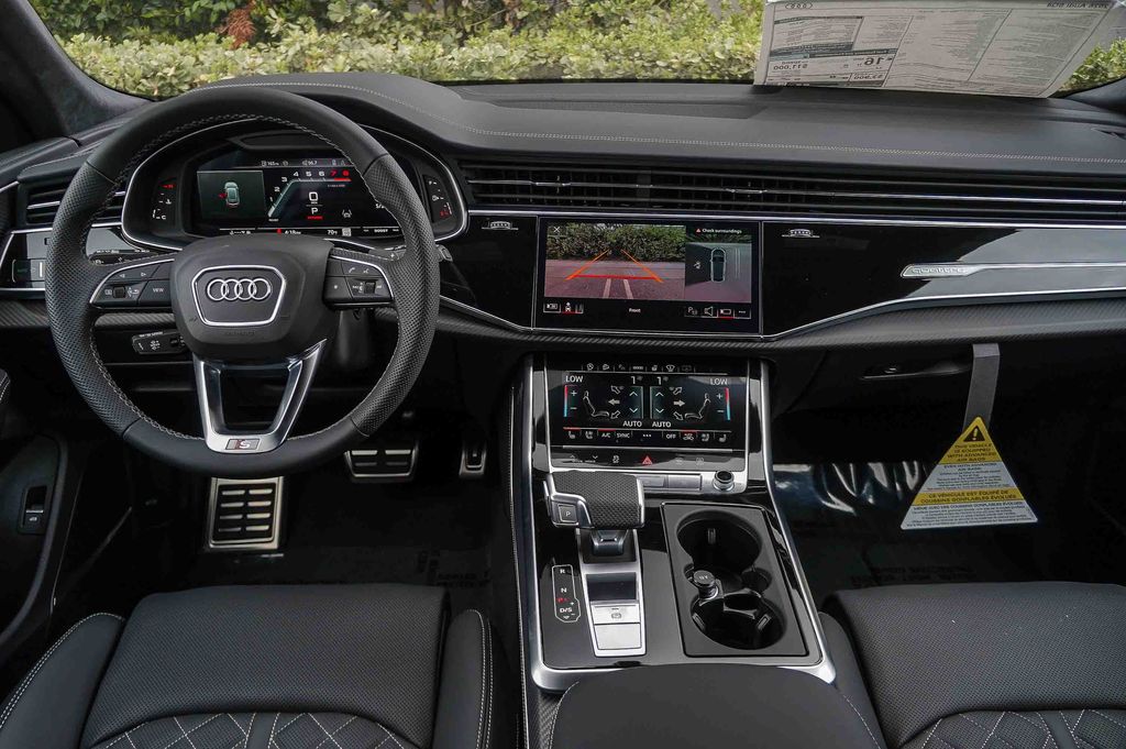 Thumbnail: 2026 Audi SQ8 - 2