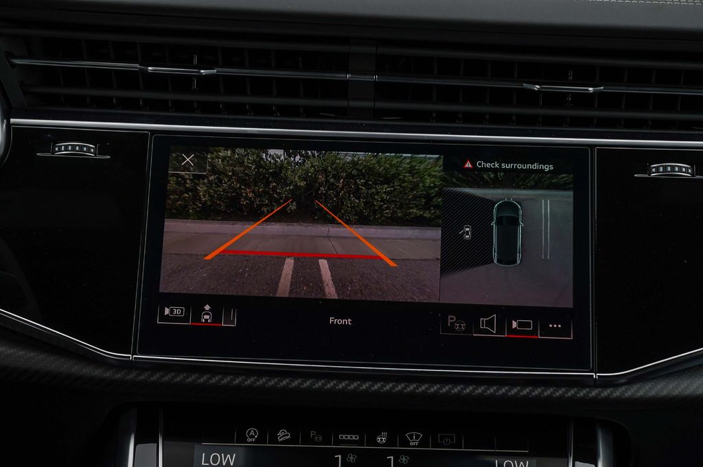 Thumbnail: 2026 Audi SQ8 - 13