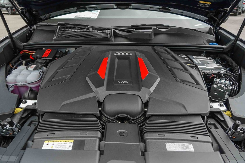 Thumbnail: 2026 Audi SQ8 - 8