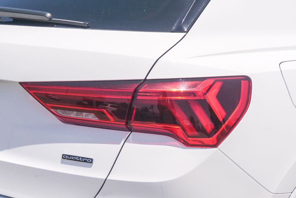 Thumbnail: 2023 Audi Q3 - 16