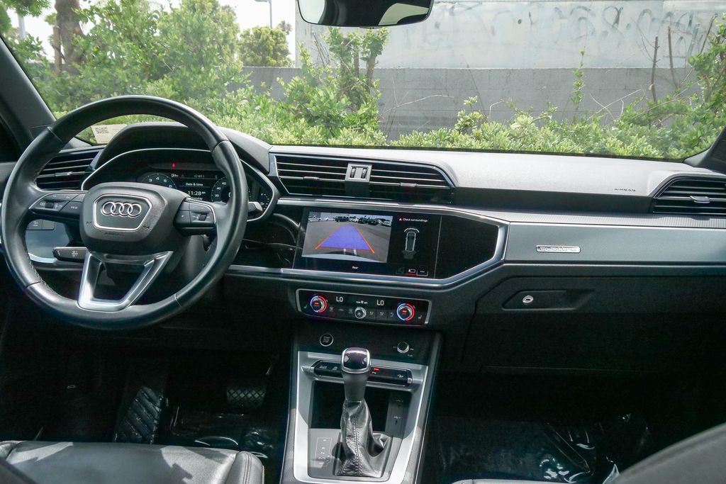 Thumbnail: 2023 Audi Q3 - 8