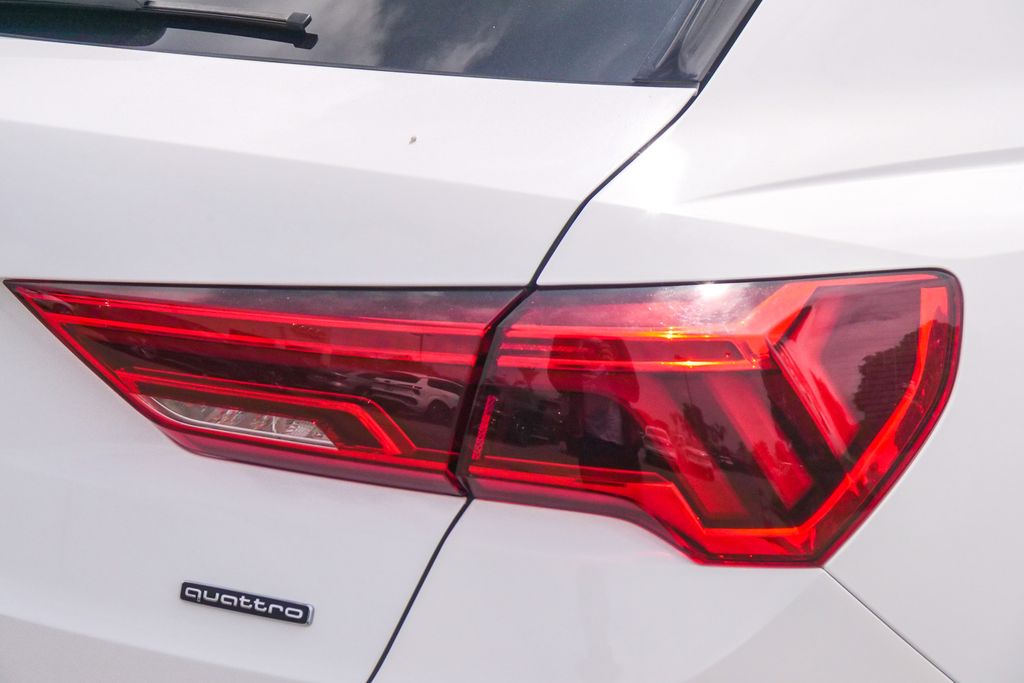 Thumbnail: 2023 Audi Q3 - 22