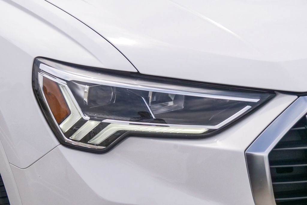Thumbnail: 2023 Audi Q3 - 18