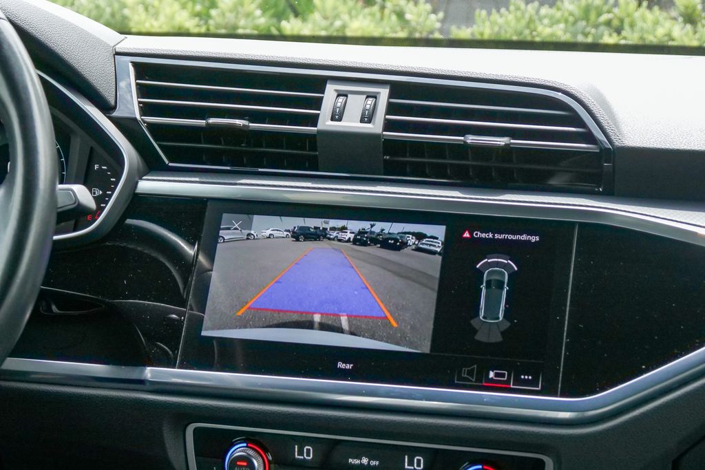 Thumbnail: 2023 Audi Q3 - 13