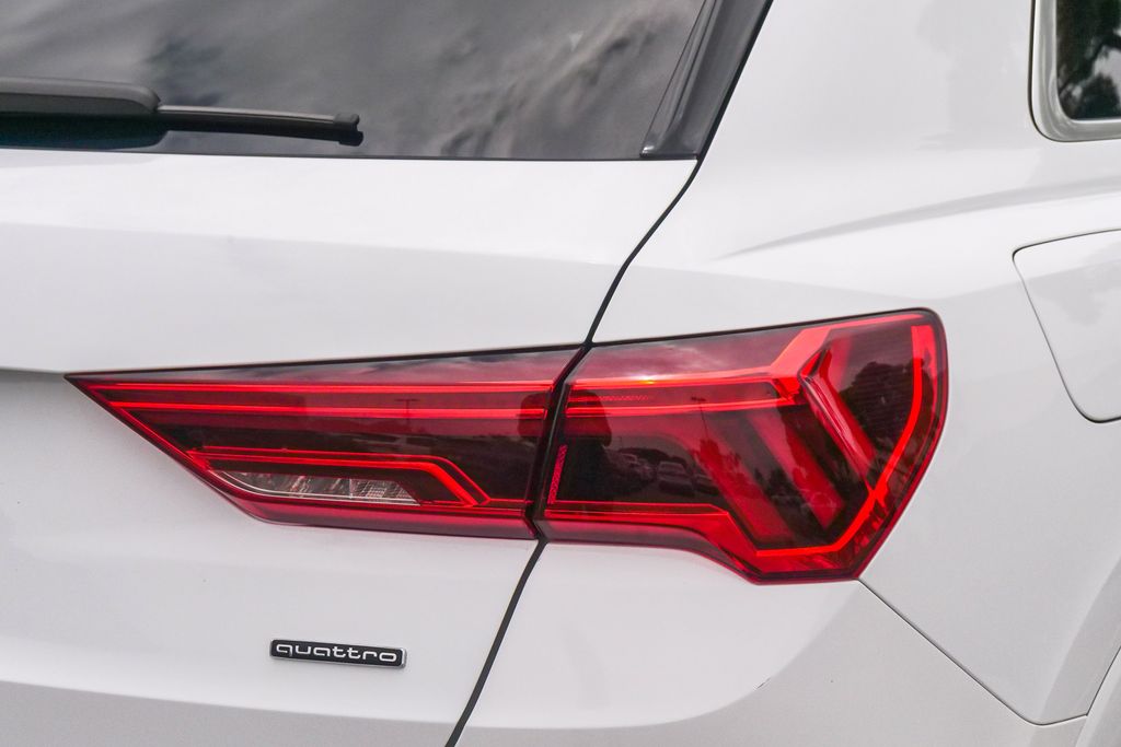 Thumbnail: 2024 Audi Q3 - 15