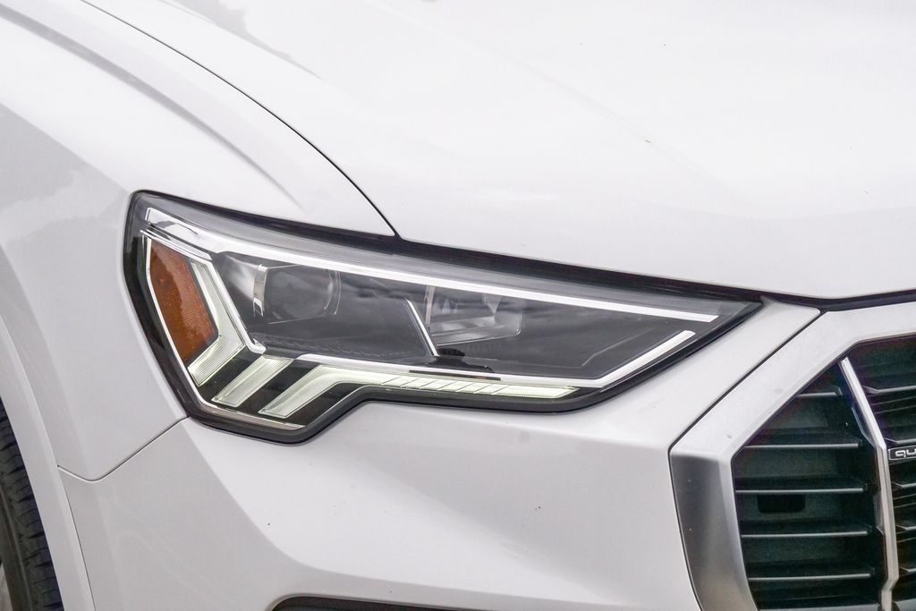Thumbnail: 2024 Audi Q3 - 11