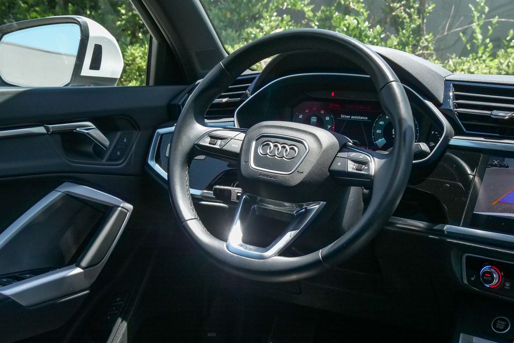 Thumbnail: 2024 Audi Q3 - 12