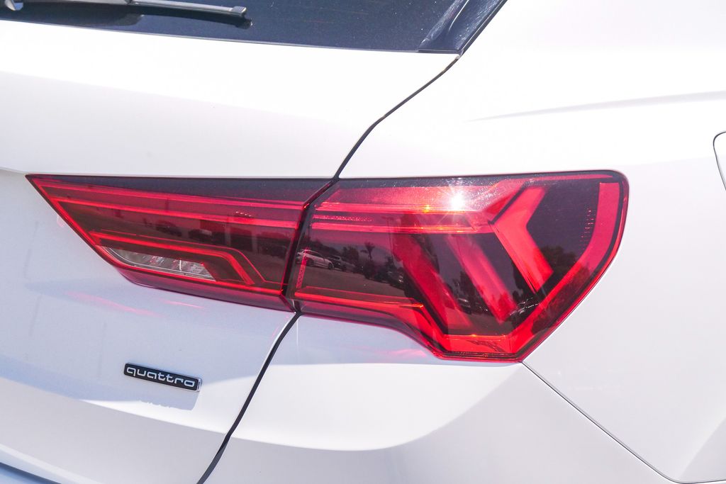Thumbnail: 2024 Audi Q3 - 21