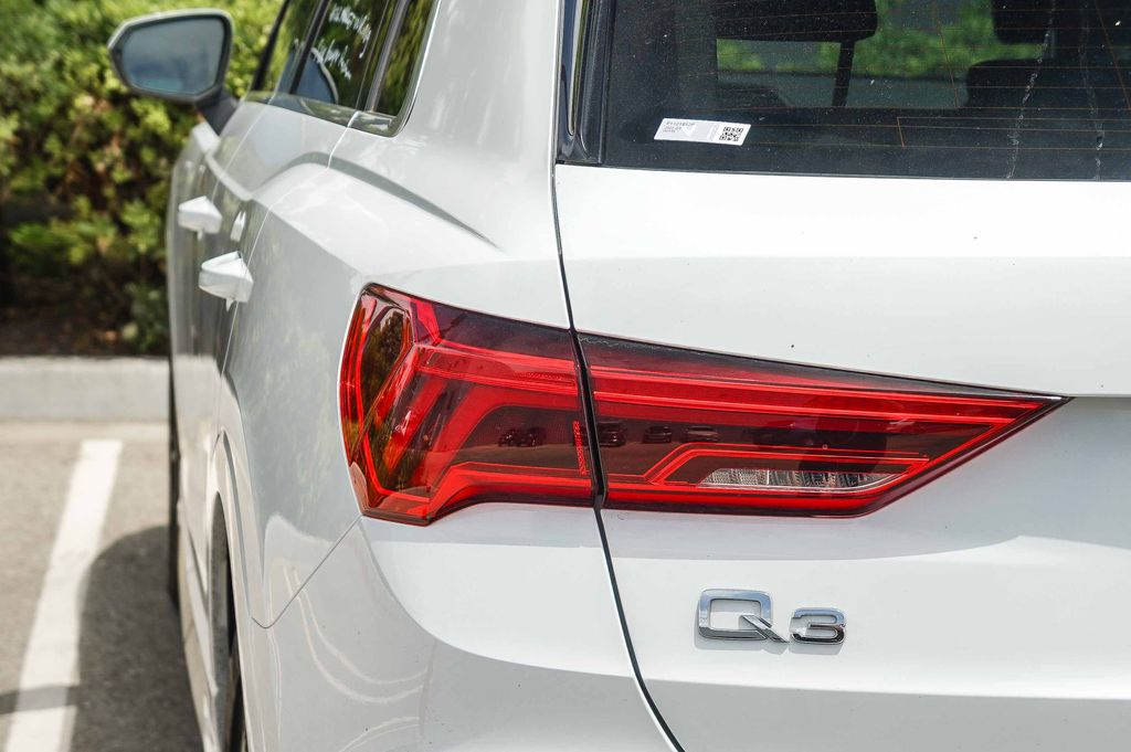Thumbnail: 2023 Audi Q3 - 16