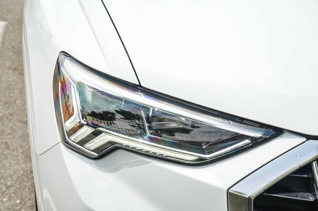 Thumbnail: 2023 Audi Q3 - 13