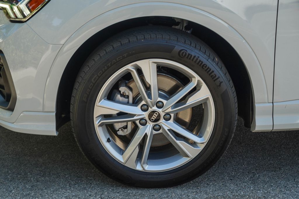 Thumbnail: 2023 Audi Q3 - 7